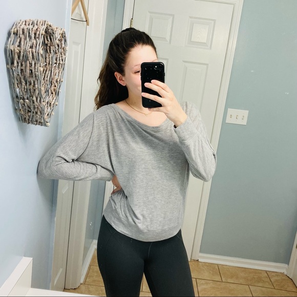 Alo Yoga Slouchy Light Grey Pullover 